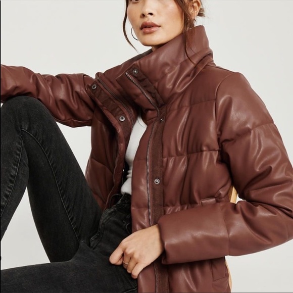 Abercrombie & Fitch Jackets & Blazers - Abercrombie mini faux leather puffer jacket
